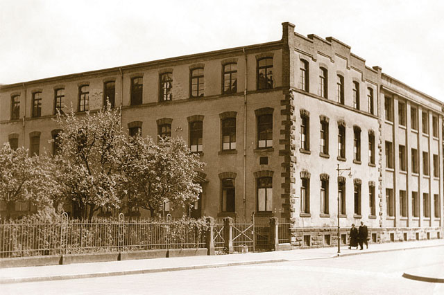 1937 - FONDATION DE L'ENTREPRISE