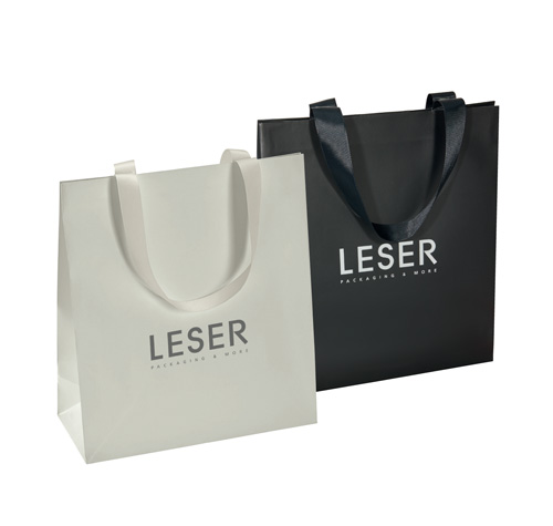 Waarom papieren tassen met logo onmisbaar zijn Waarom papieren tassen met logo onmisbaar zijn